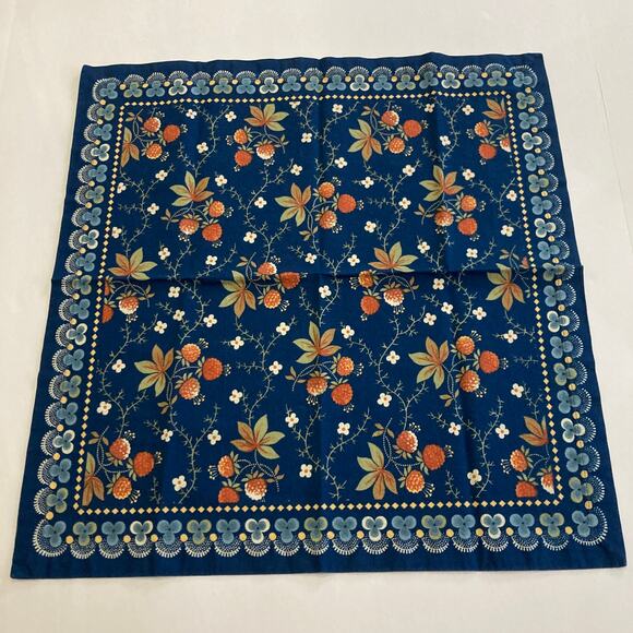 Williams Sonoma Blue Berry Meadow Set of 4 Fabric Dining Placemats & Napkins - Picture 7 of 11